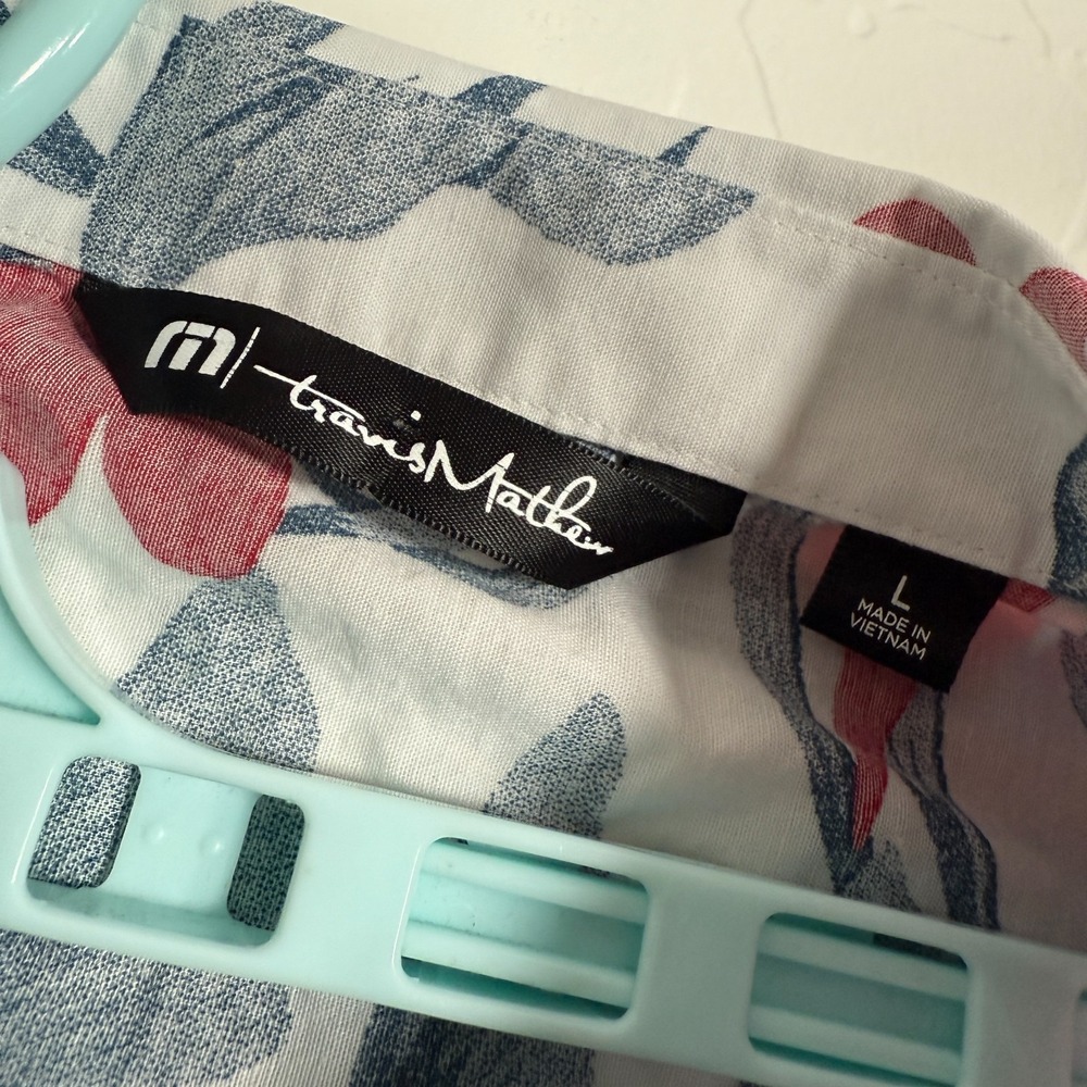 Travis Mathew Shirt Mens Large White Button Up Golf Hawaiian Floral Casual - Picture 4 of 8